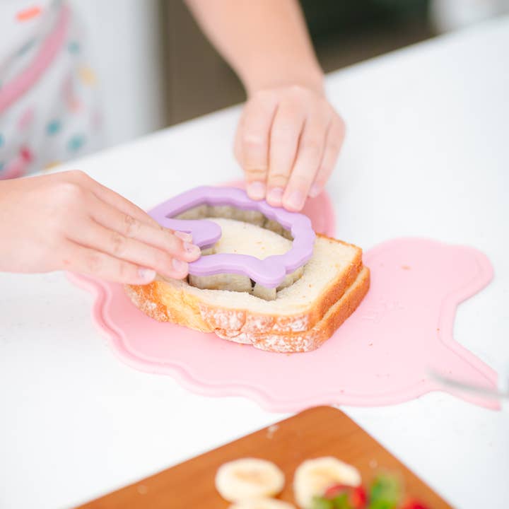 Handstand Kitchen - Wholesale Kitchen Tool/Gadget - Rainbows & Unicorns Sandwich Cutter Lunch Set