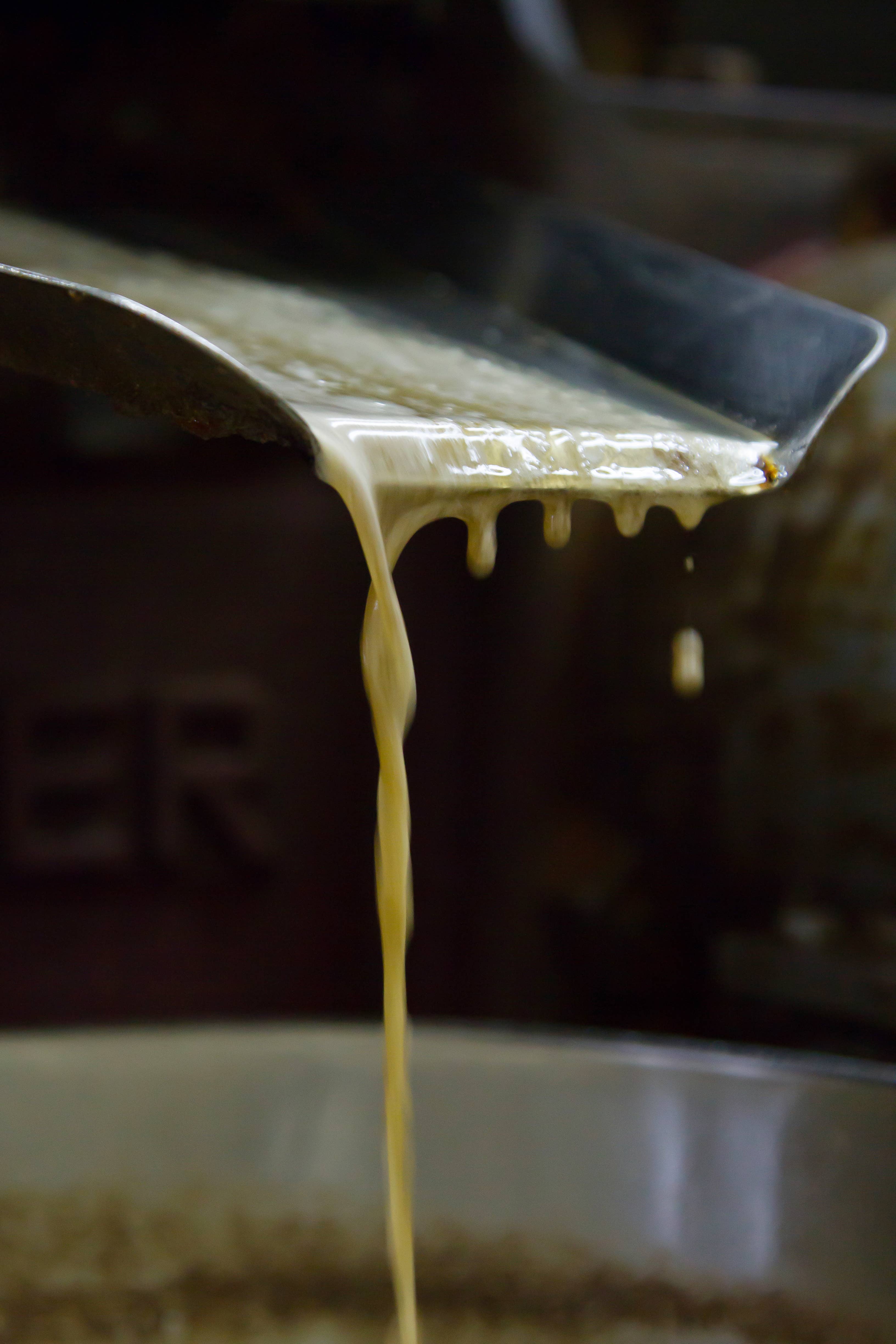 Japan Artisans - Wholesale Cooking Oil - Henko–Roasted White Sesame Oil 140g | Kyoto, Japan10