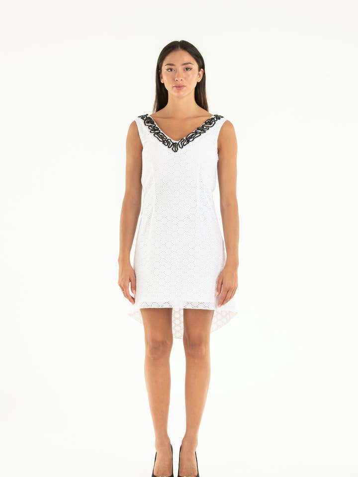 Spitzenkleid Sangallo mit verziertem Ausschnitt für den Großhandel von Christine Bi