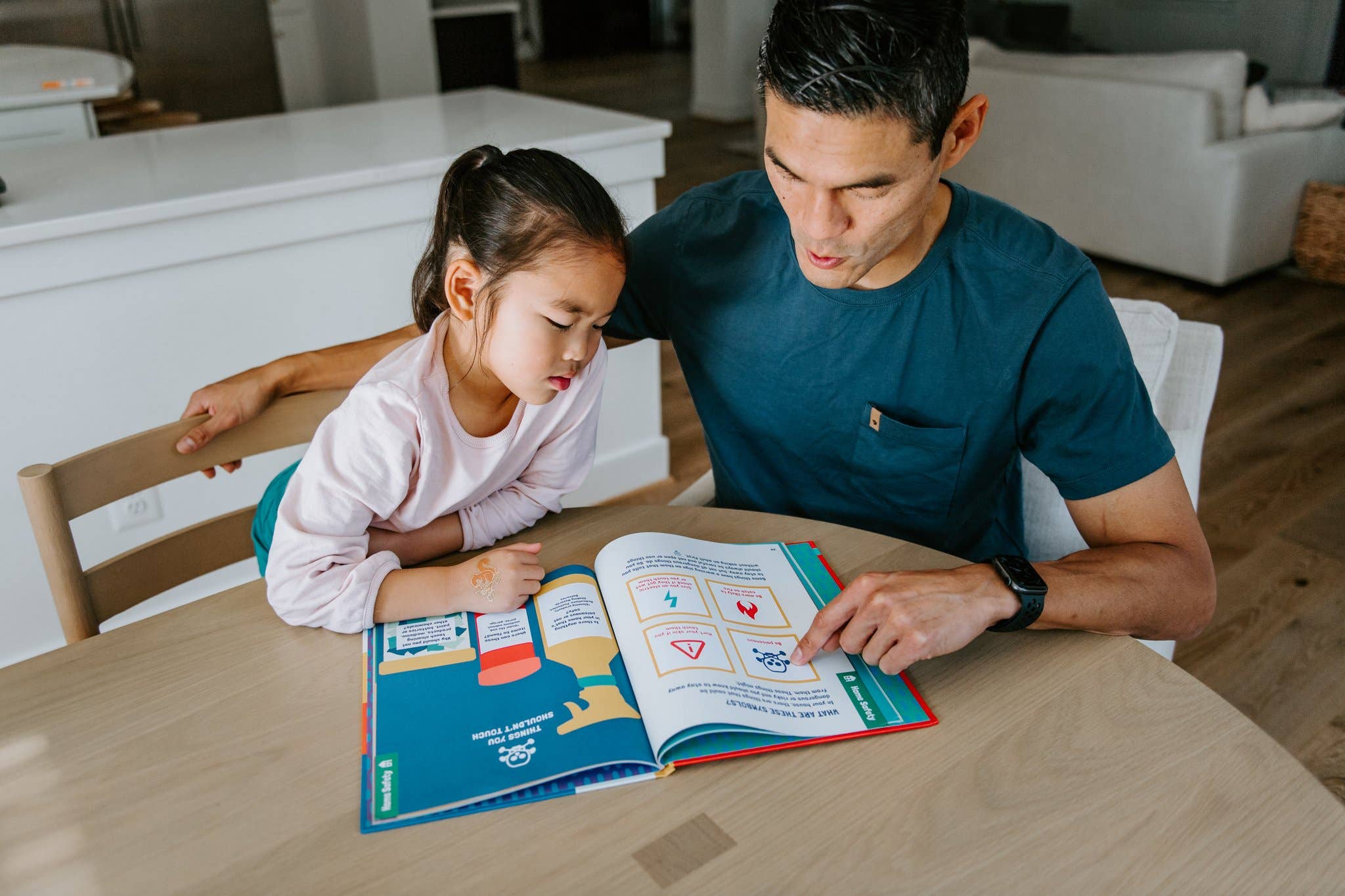 Bright Littles - Wholesale Early Reader Book (6-8) - Safety Conversation Journal11