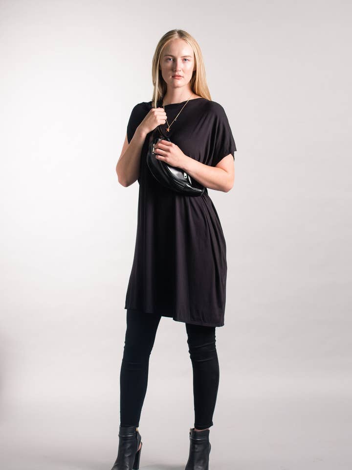 Asymmetrisches Kastiges Strickkleid für den Großhandel von Be AK Couture, LLC