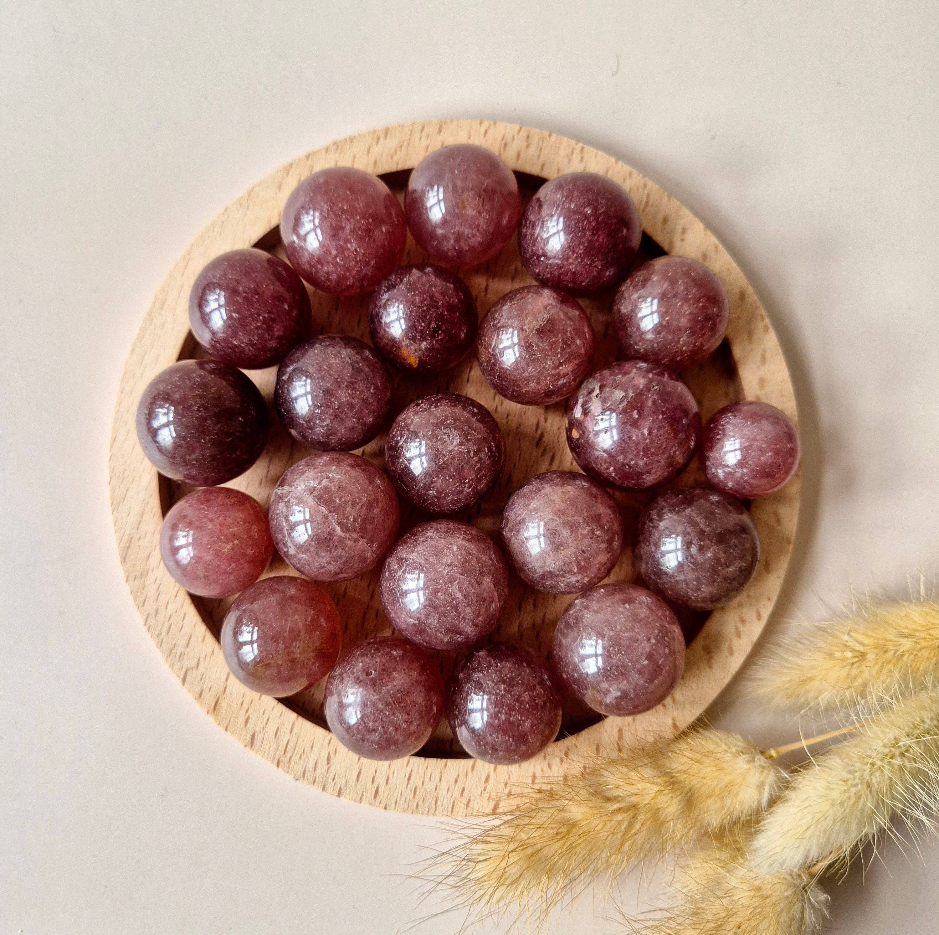 Moonlight Gemstones - Wholesale Spiritual Stone/Crystal - Crystal Ball Strawberry Quartz 20-30mm Gemstone Crystal Sphere0