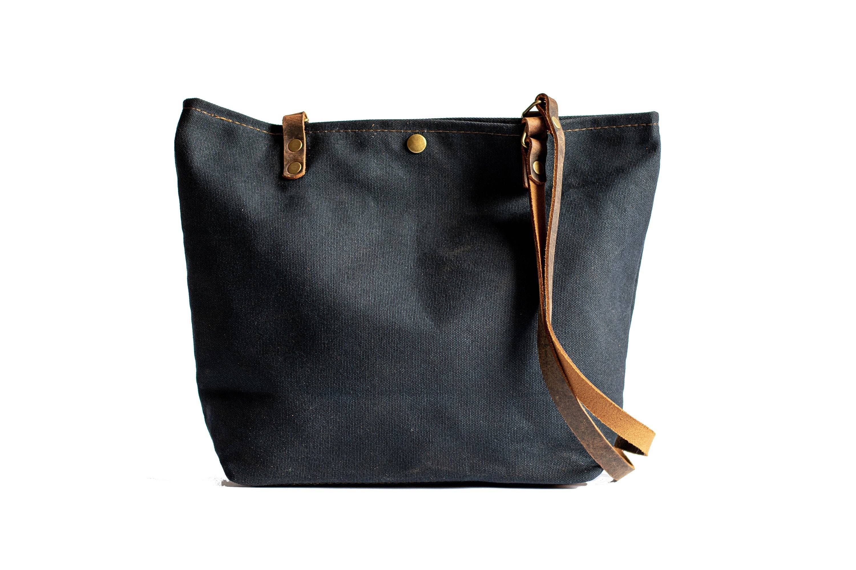 In Blue Handmade - Wholesale Draagtas - Dames - Grote handgemaakte rugzak van gewassen canvas | The Minimalist9