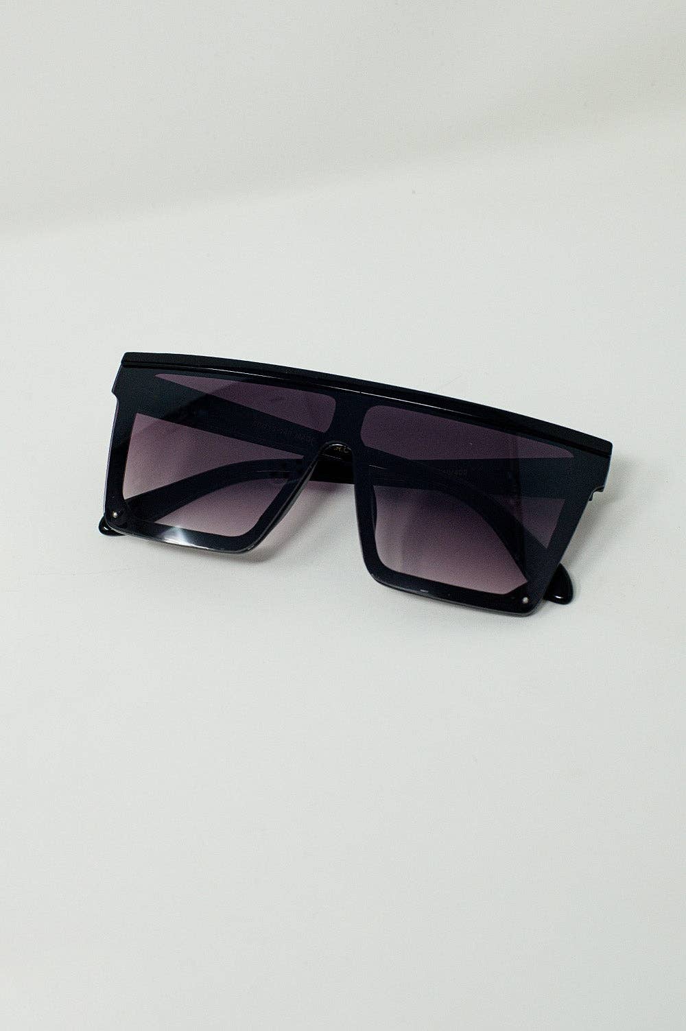 Noir Lunettes de soleil carrées oversize style années 70 noires en vente sur Faire4