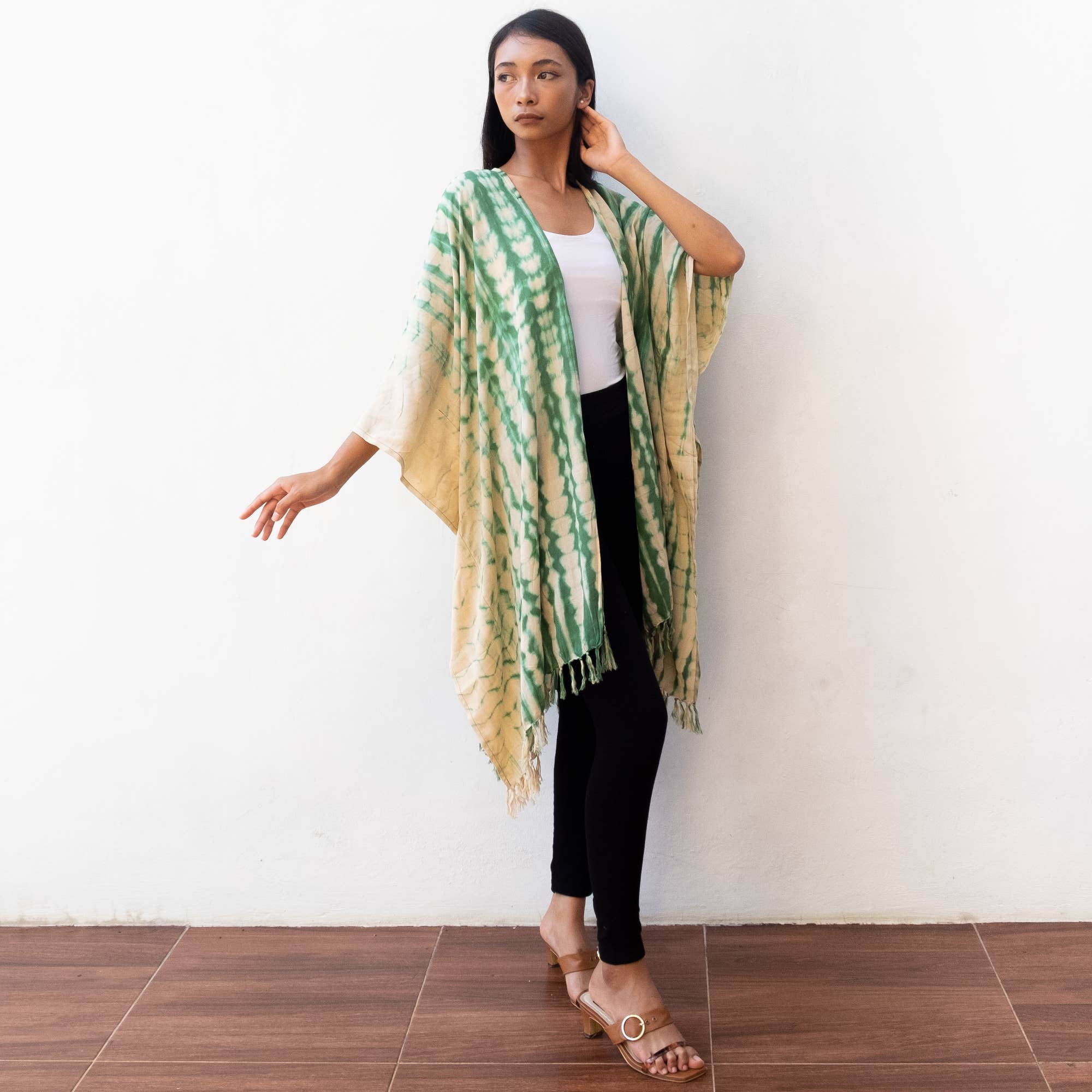Bali Harvest – wholesale Kimono – Women's – Tie Dye Short Kimono Cardigan Fringe (Cream Green) - Sweater1