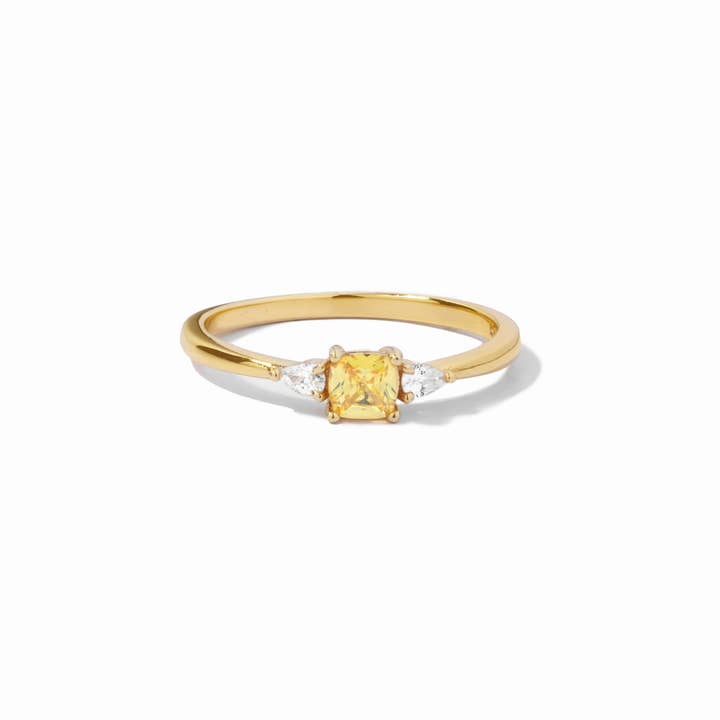 Bague en forme de coussin jaune pour la vente par Sami Jewels