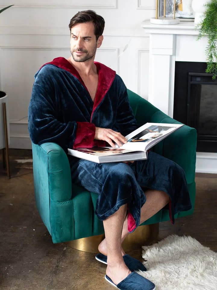 Lotus Linen - Wholesale Robe – Men's - Men’s Robe with Hood – Ultra-Soft Plush Comfort for Everyday Use4