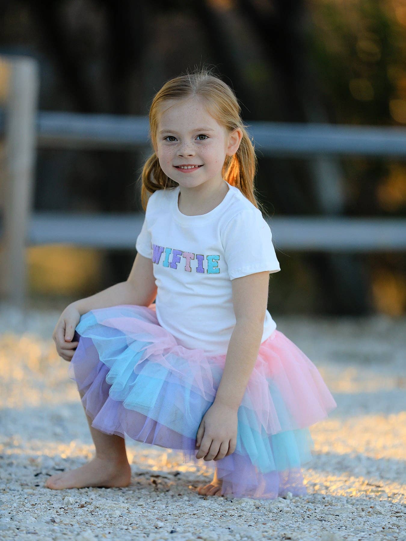 Rylee Faith Designs - Wholesale Top en rok-set - Kinderen - Set voor meisjes met katoenen T-shirt met ‘SWIFTIE’ applicatie en gaze rok3