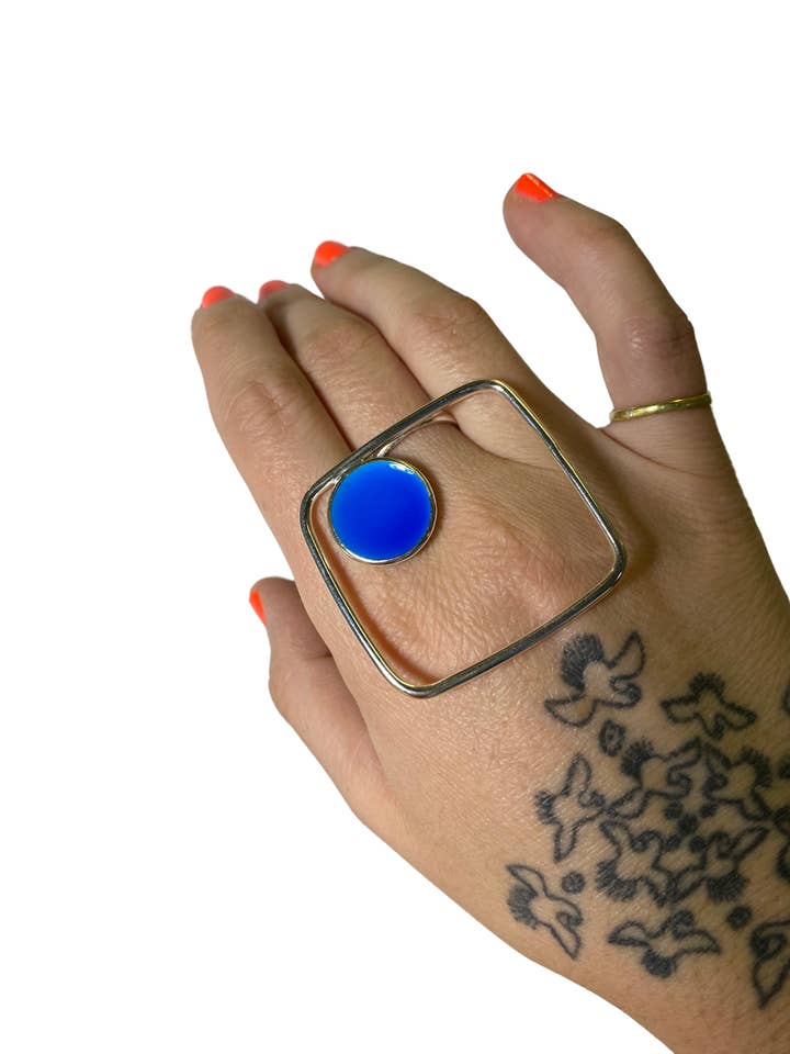 farbenfroher Statement-Ring: Big Open Square für den Großhandel von StudioSophiaSophia