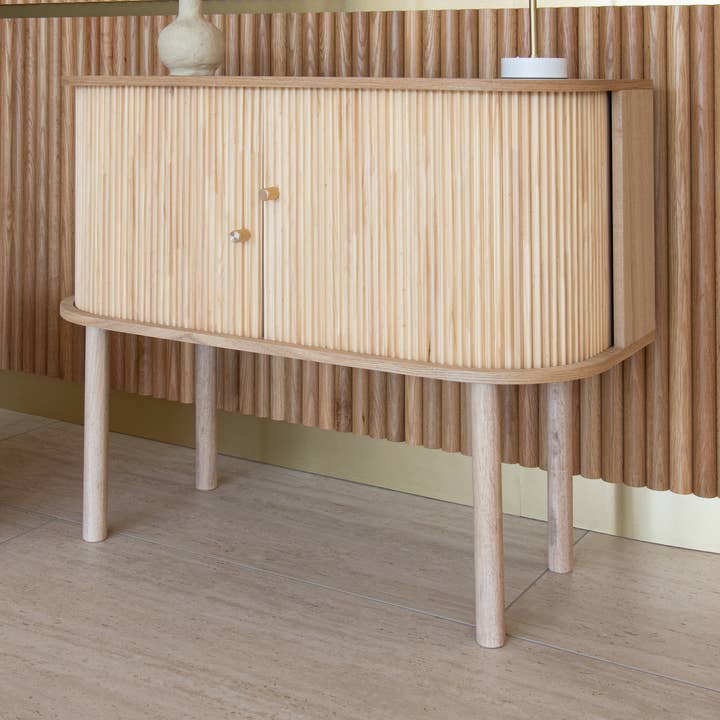 APARADOR DE MADERA DE PINO NATURAL CON PUERTAS 95X39X75CM HECTOR para venta al por mayor de Now's Home