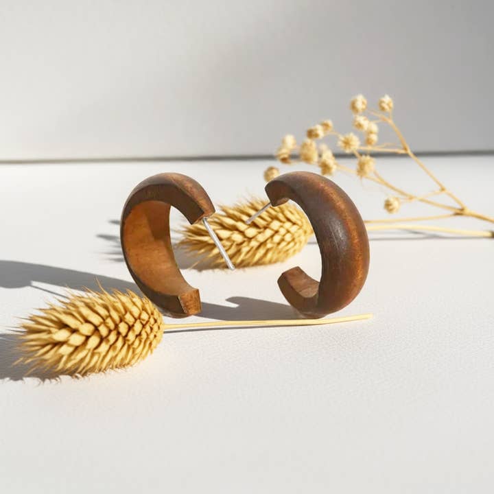 Orecchini in legno per la vendita all'ingrosso da parte di Produtos Namasté