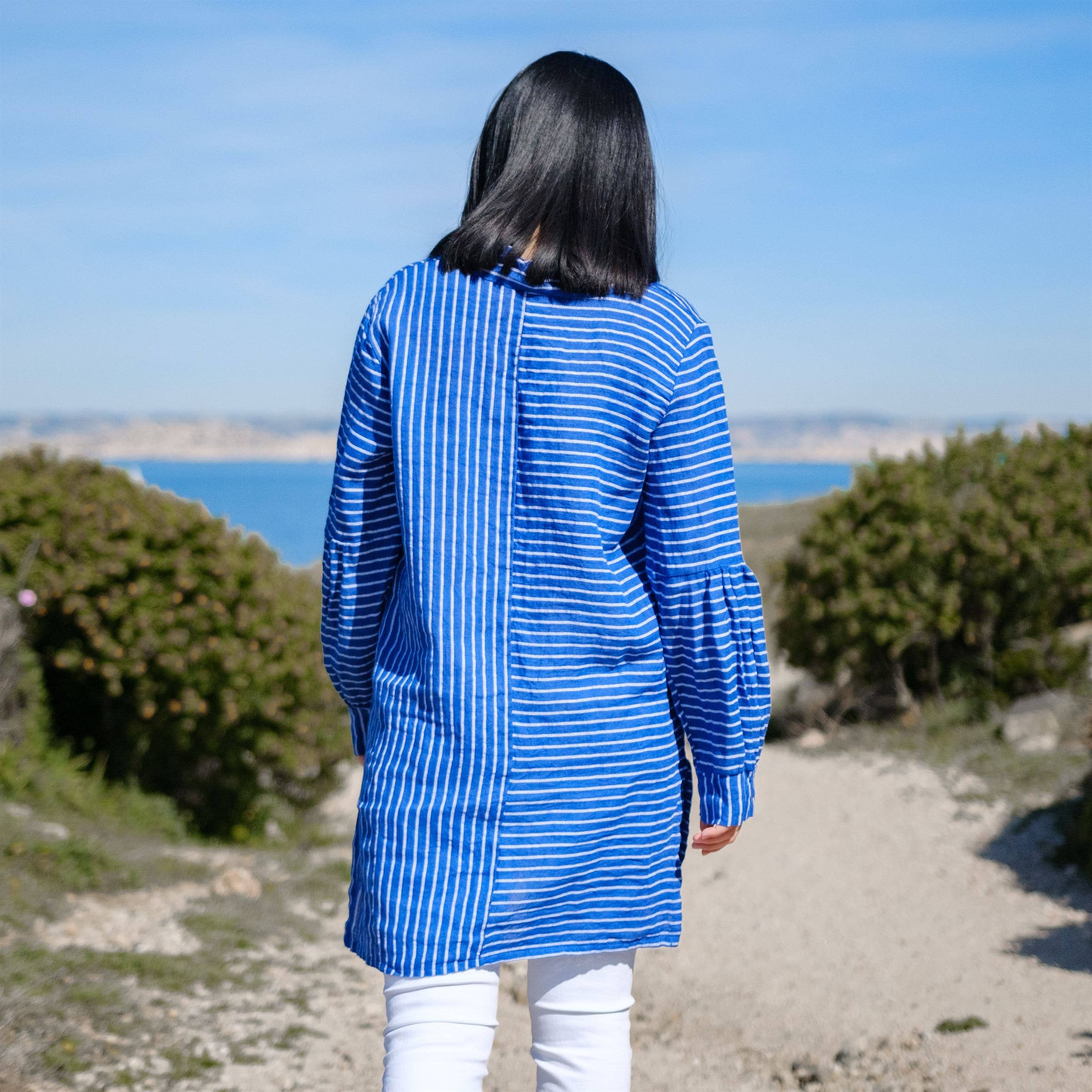 Cecile Wang – Großhandel Hemd mit Button-down-Kragen – Damen – Cecile Wang 185CA0023 gestreiftes langes Leinenhemd2