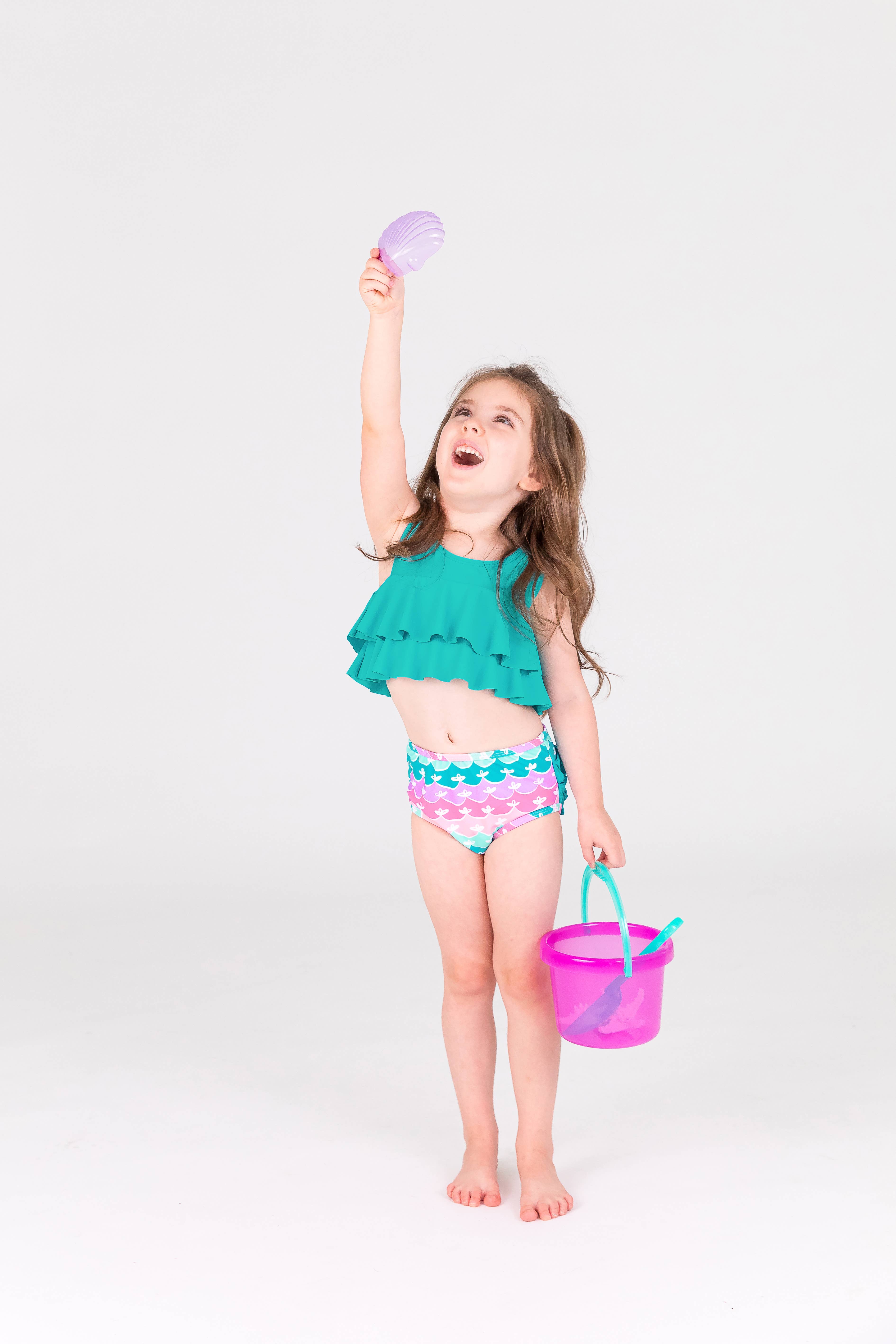 RuffleButts + RuggedButts - Vente Bikini – enfant - Maillot de bain 2 pièces sirène à volants pour filles avec volants arrière signature2