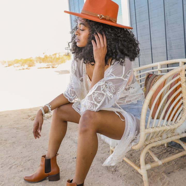 Leto Accessories - Wholesale Fedora - Women's - Stylish Flat Brim Buckle Hat – Your Go-To Sun Hat 🕶️
