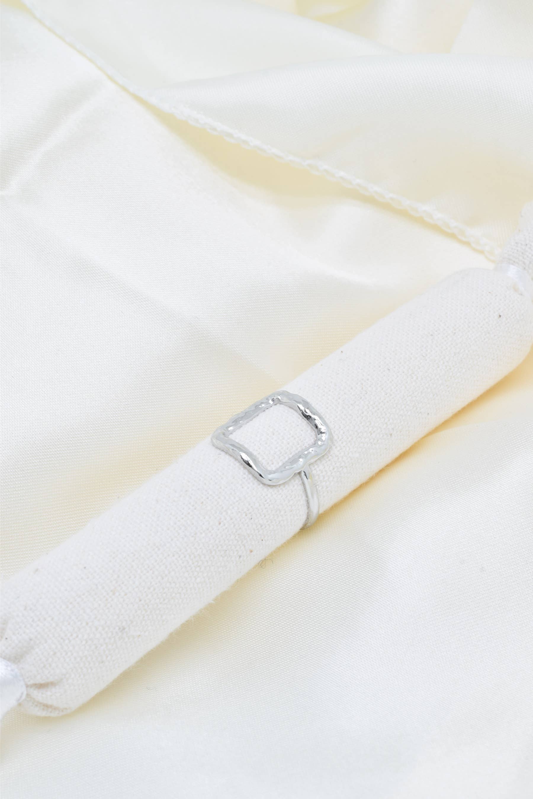 Kapyco - Vente Anneau/bague à empiler - Bague effet martelée en acier inoxydable - BG3100933