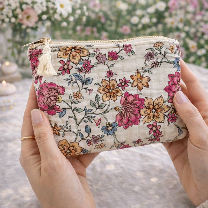 Small pouch with spring and summer patterns for wholesale by Reference Mode