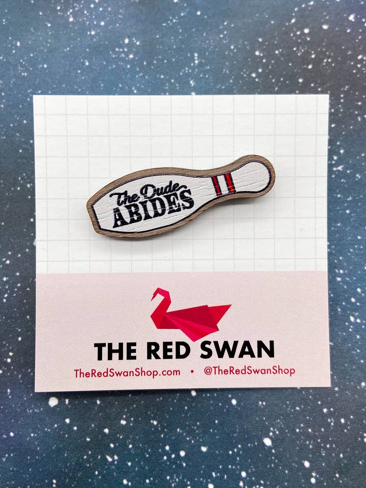 Épinglette en bois - « The Dude Abides » The Big Lebowski pour la vente par The Red Swan Shop