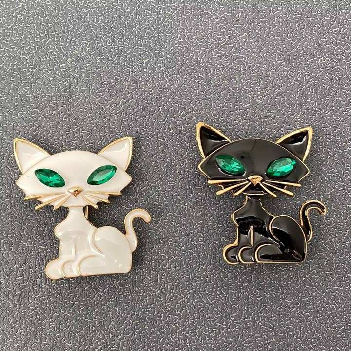 Broche Chat Émail Noir & Blanc pour la vente par Mio Queena