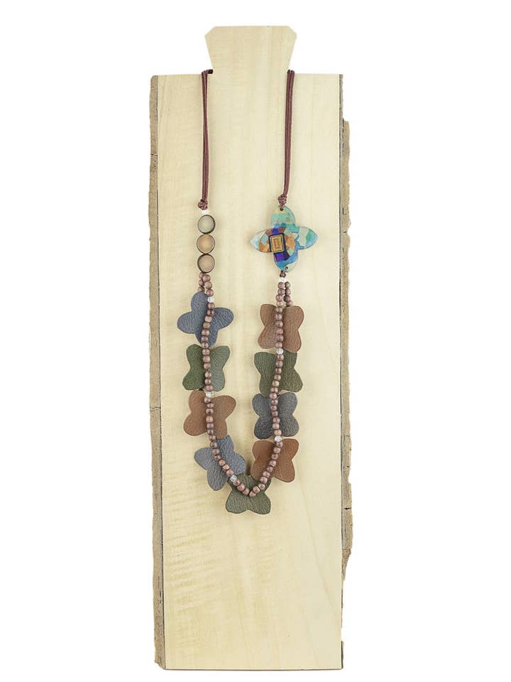 Image application necklace -BENEDICTUS- for wholesale by NOA ECCO