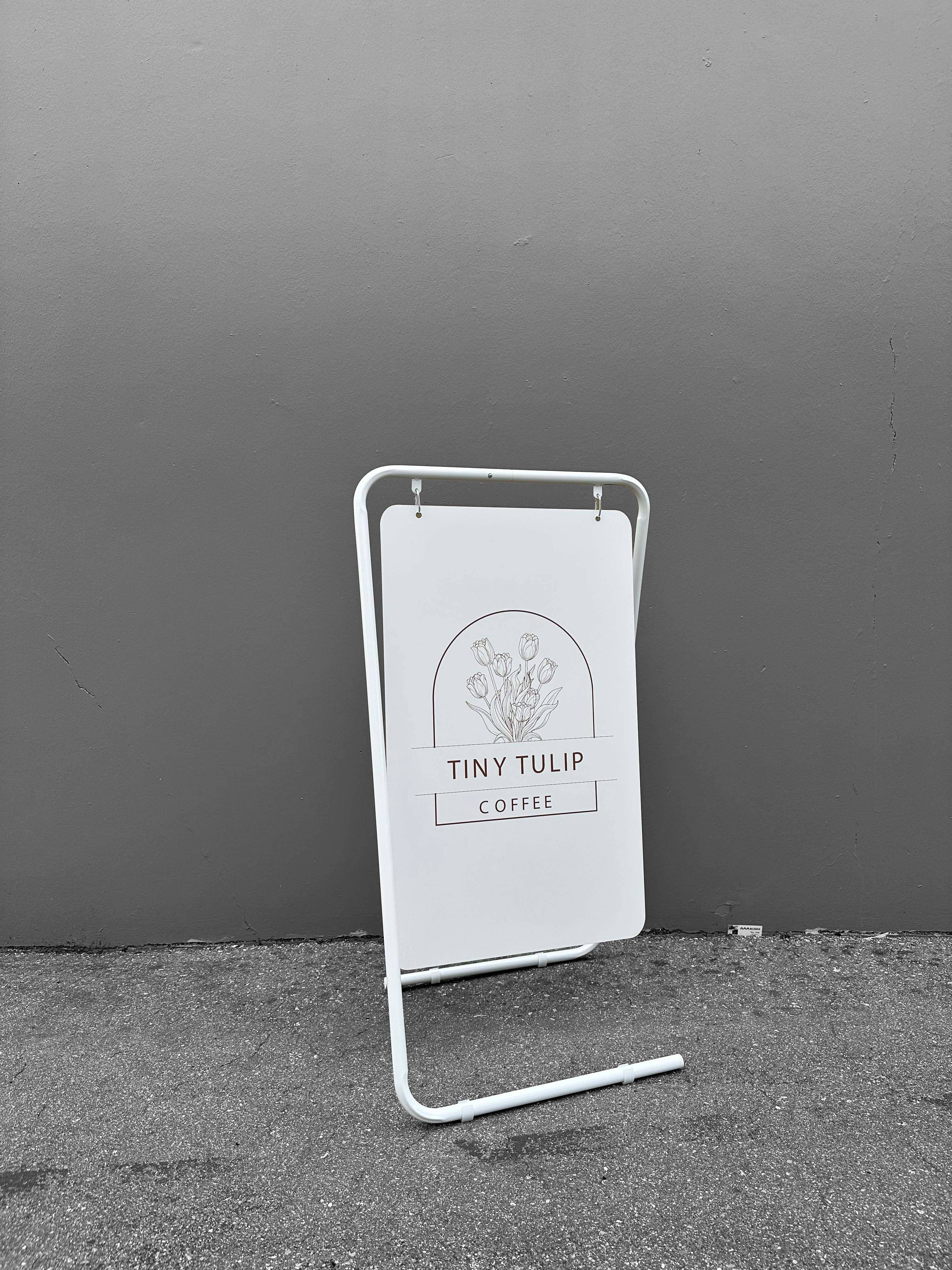 DisplayCanada - Wholesale Outdoor Sign - Swing Board Metal Wire A-Frame - Sidewalk Signboard for Street Advertising - SW-FRAME03613