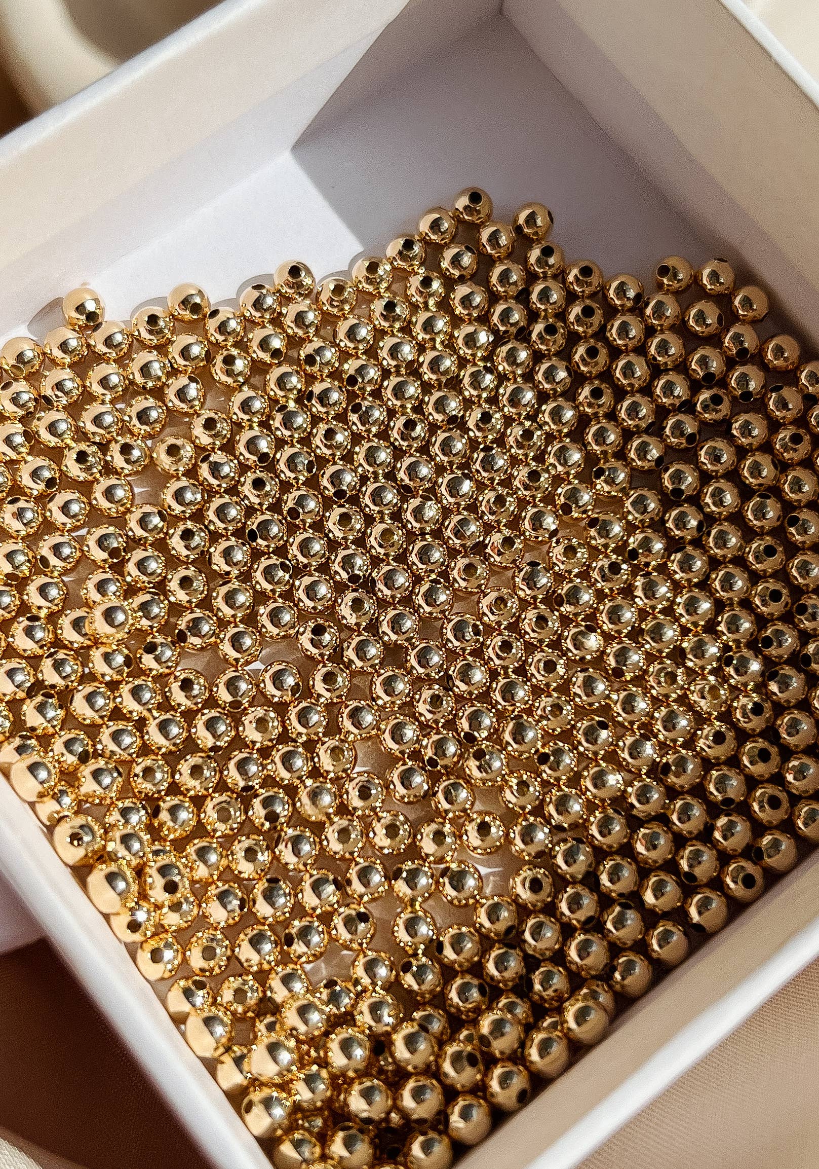 Js Wholesale Jewelry – wholesale Pärlor – 14K guldfyllda mellandelar, högkvalitativa 4 mm pärlor som inte mörknar3