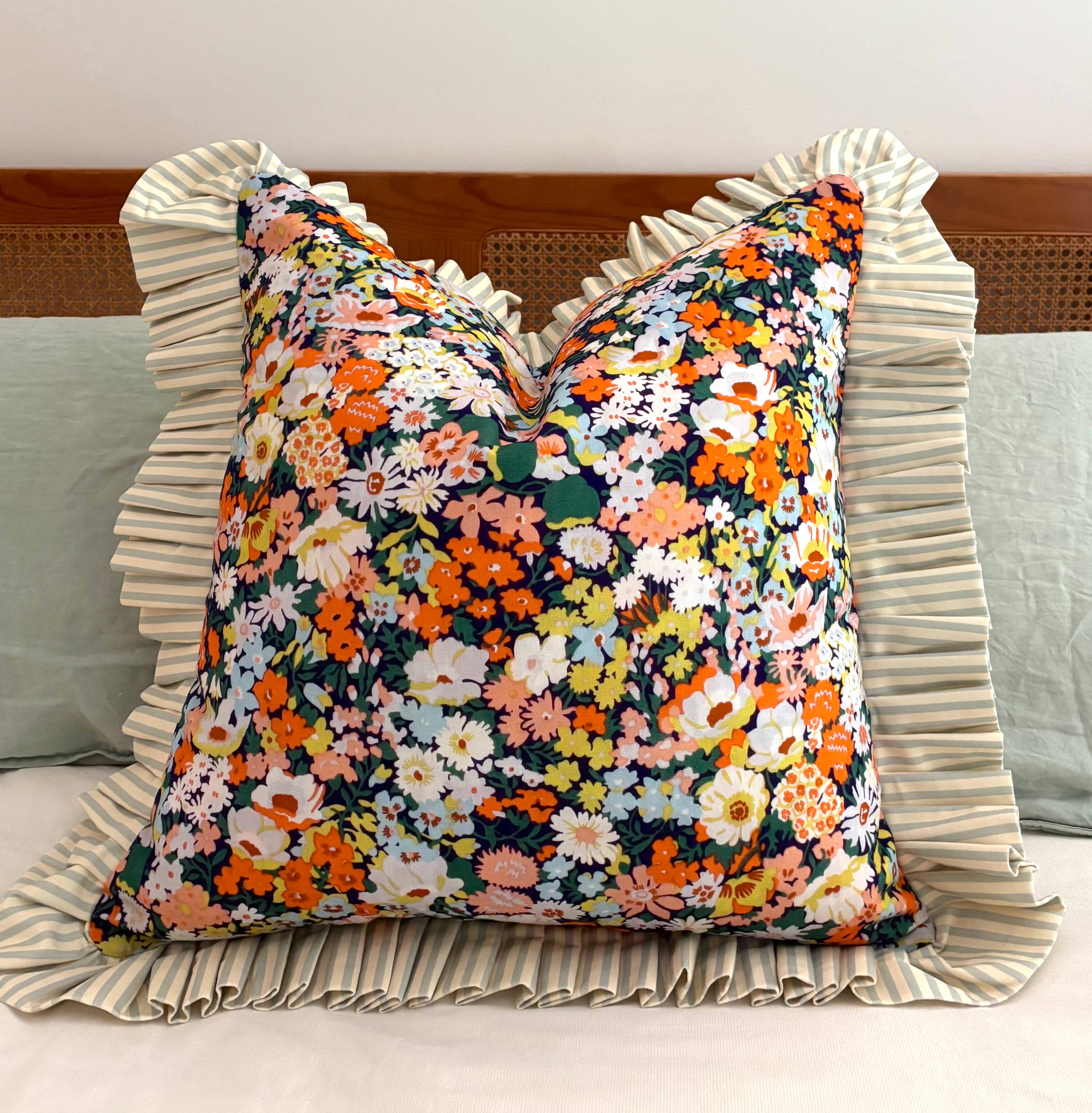 Aztec House - Wholesale Throw Pillow Cover - Bloom Floral cushion