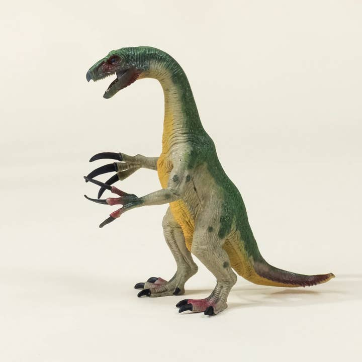 Coco Village - Wholesale Figurine toy – Kids - Therizinosaurus Dinosaur in a Collectible Box5