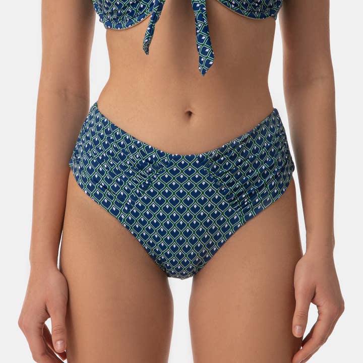 Fuld bikini-trusse med rynkede detaljer falder for engroshandel hos Rock Club