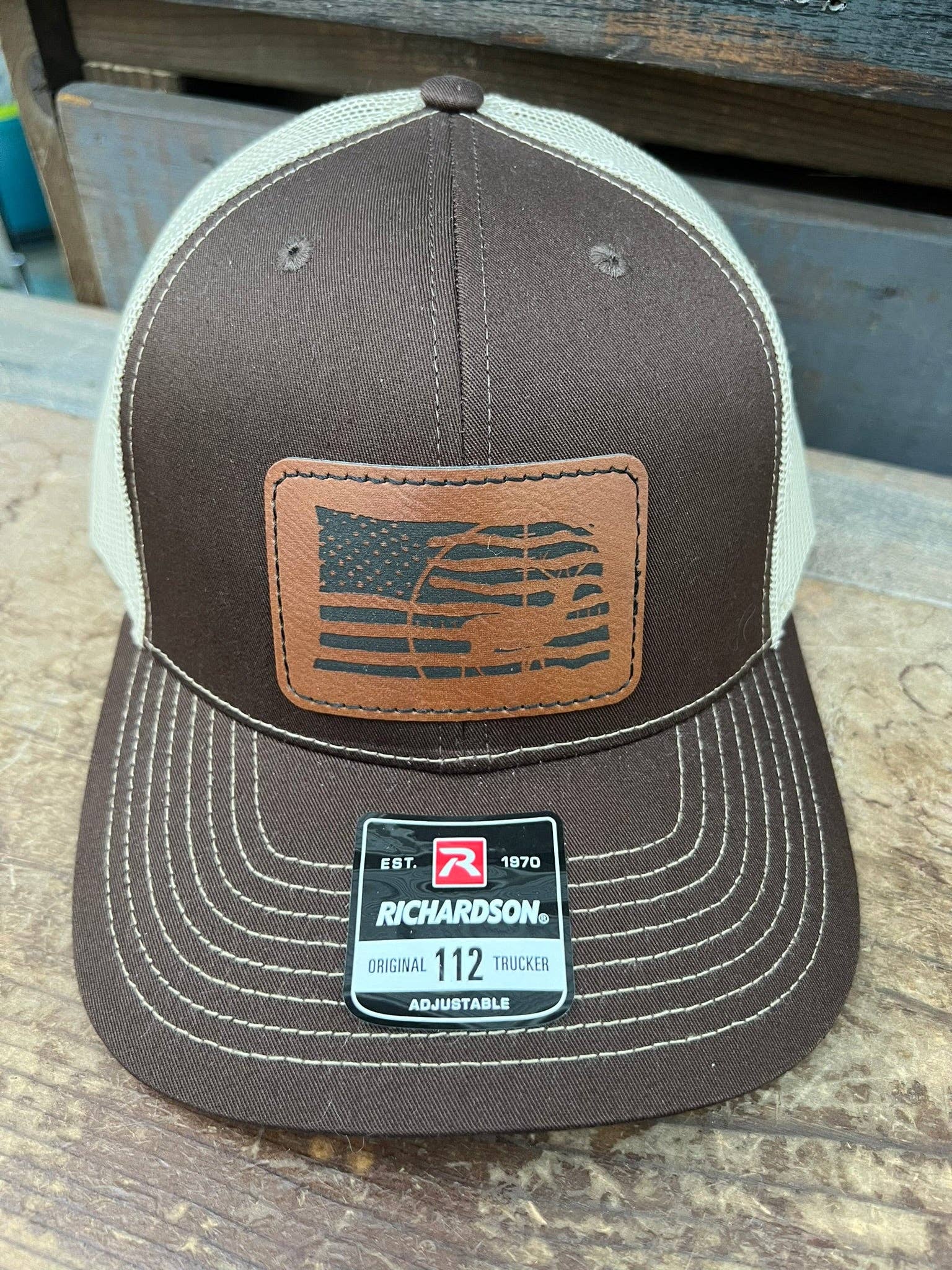 Designed To Flaunt - Vente Casquette trucker – homme - Casquette Trucker Richardson 112 Buck Homme Drapeau Américain41