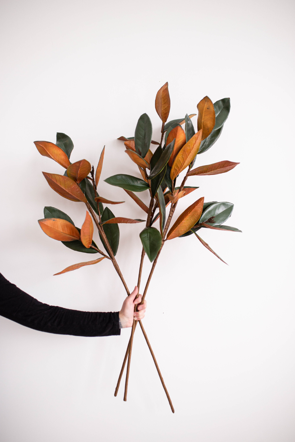 Luxe B Co - Wholesale Artificial flowers - Magnolia Stems Faux Leaves1