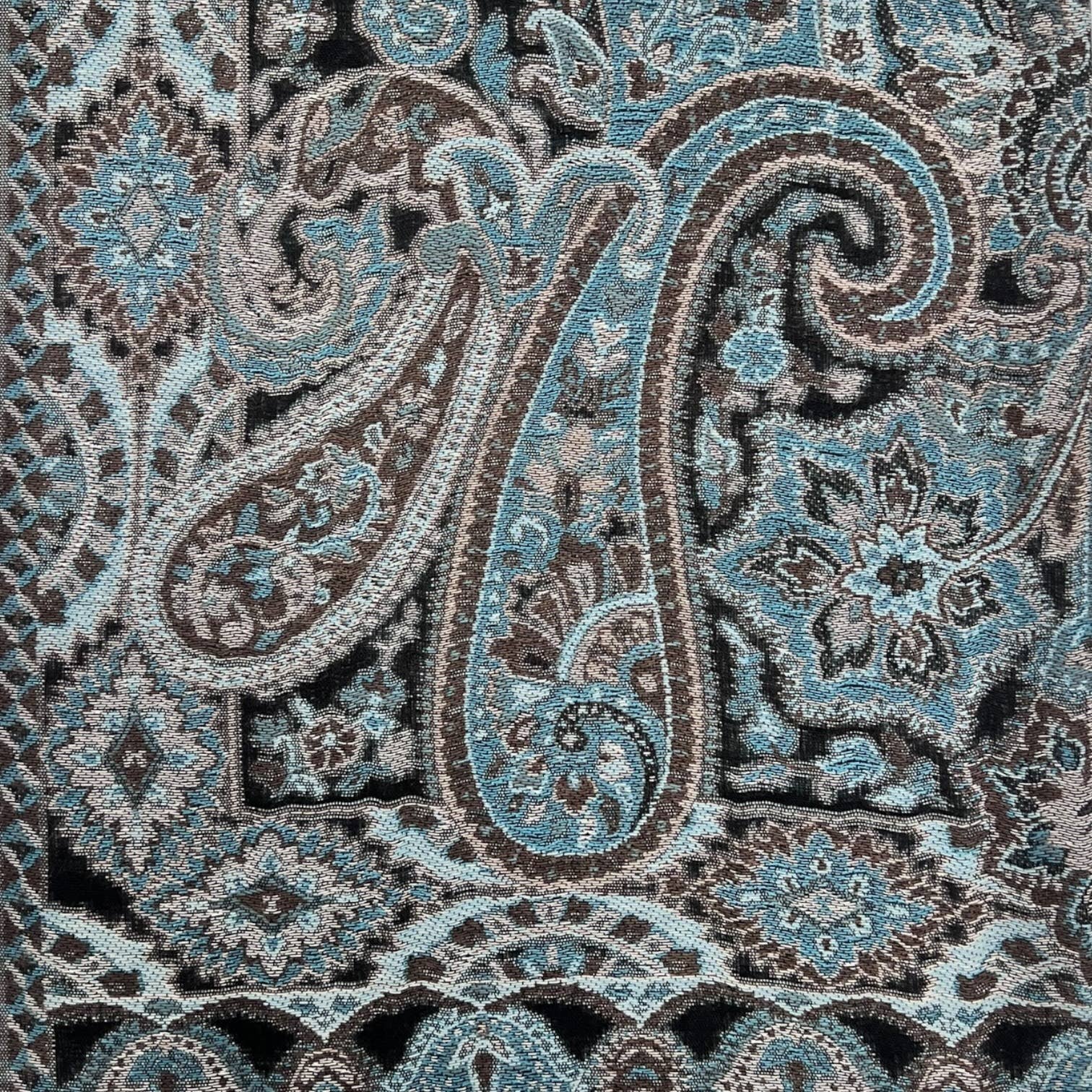 London Scarves - Wholesale Scarf - Women's - Premium pashmina with paisley print1