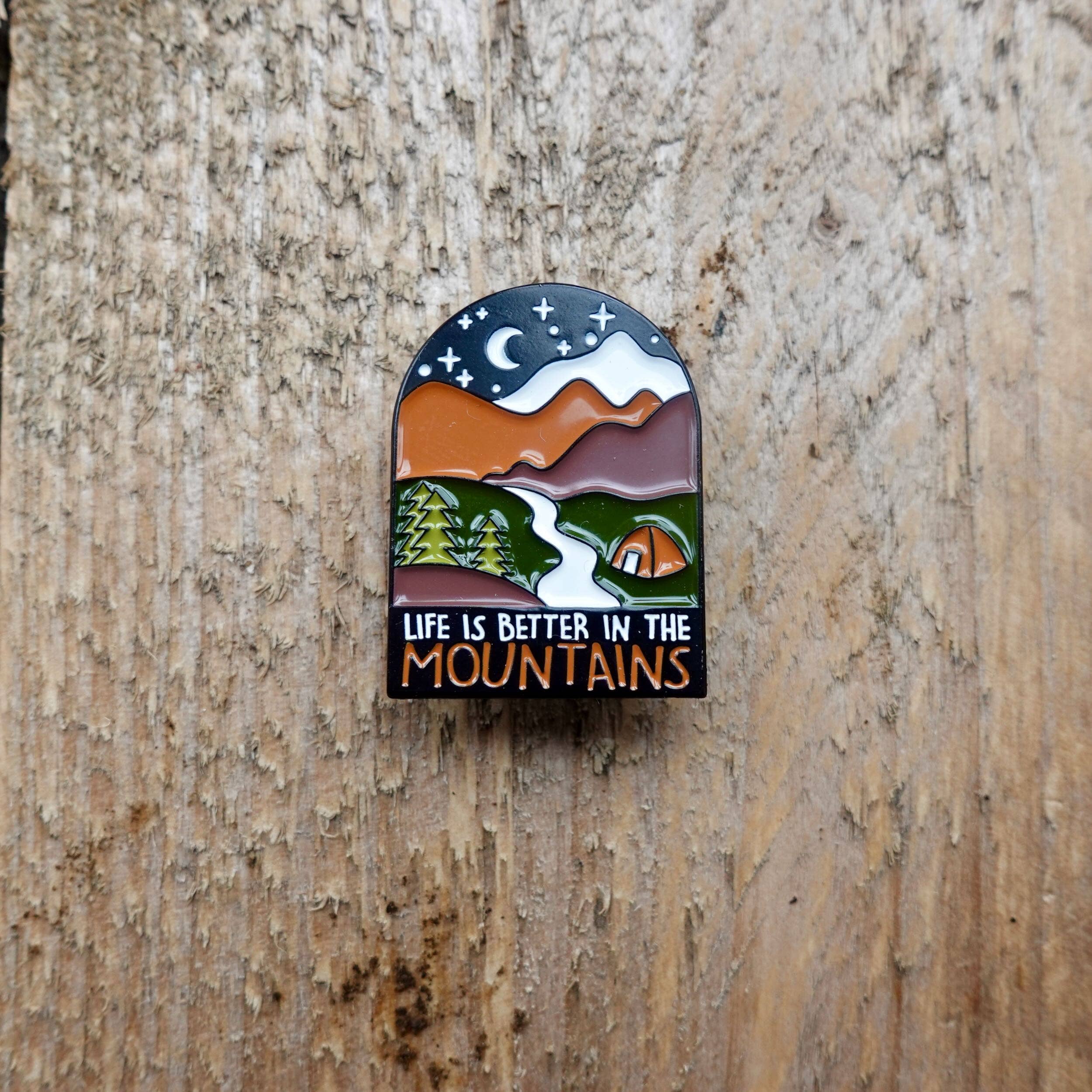 EllieBeanPrints - Wholesale Lapel Pin/Button - Life Is Better In The Mountains Pin Badge | With Kraft Card 3