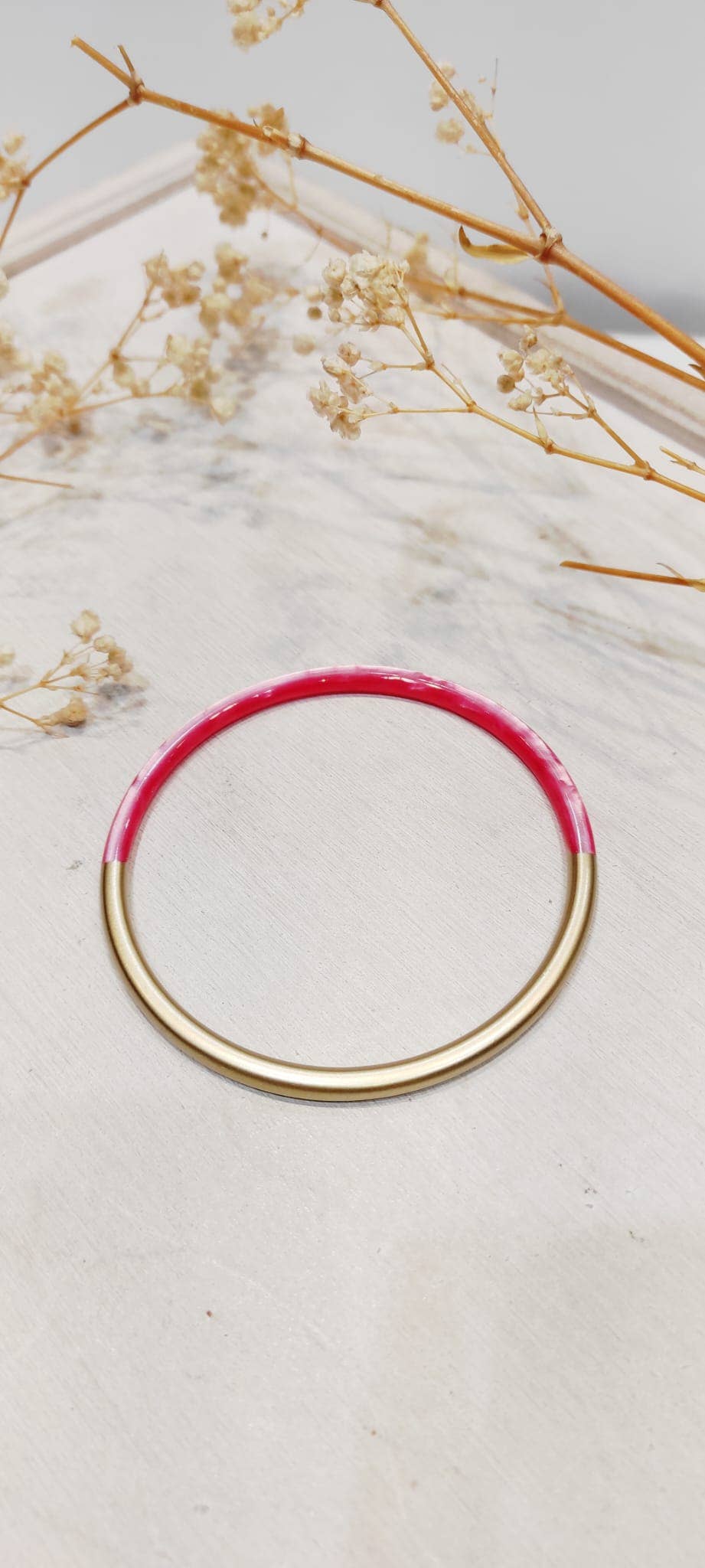 LOLO & YAYA – wholesale Manschettarmband – Milla stel armband i resin med pärlemorsglans5