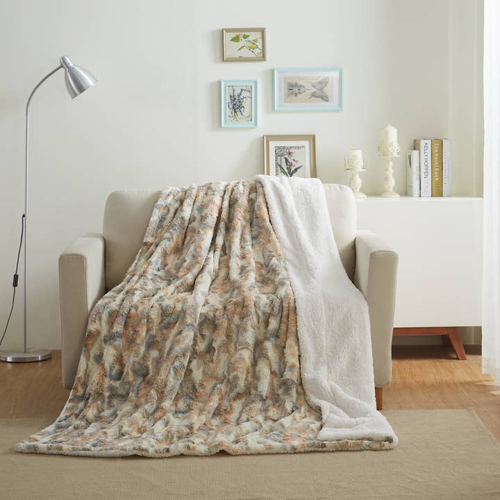 Tache Luxurious Russian Lynx Faux Fur Throw Blanket (DY12) for wholesale by Tache Home Fashion