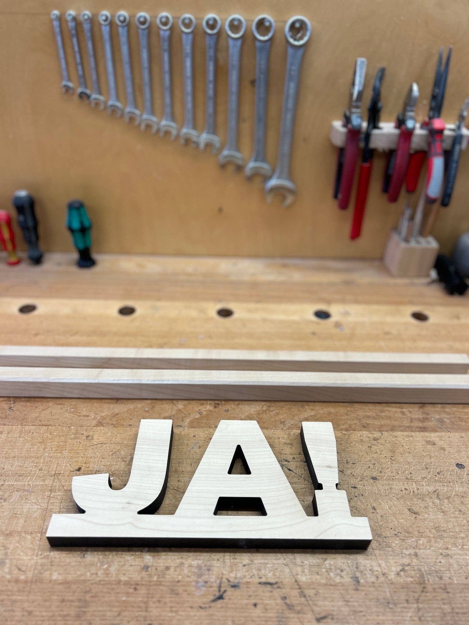 e+m Holzprodukte - Wholesale Desk Riser - Display4