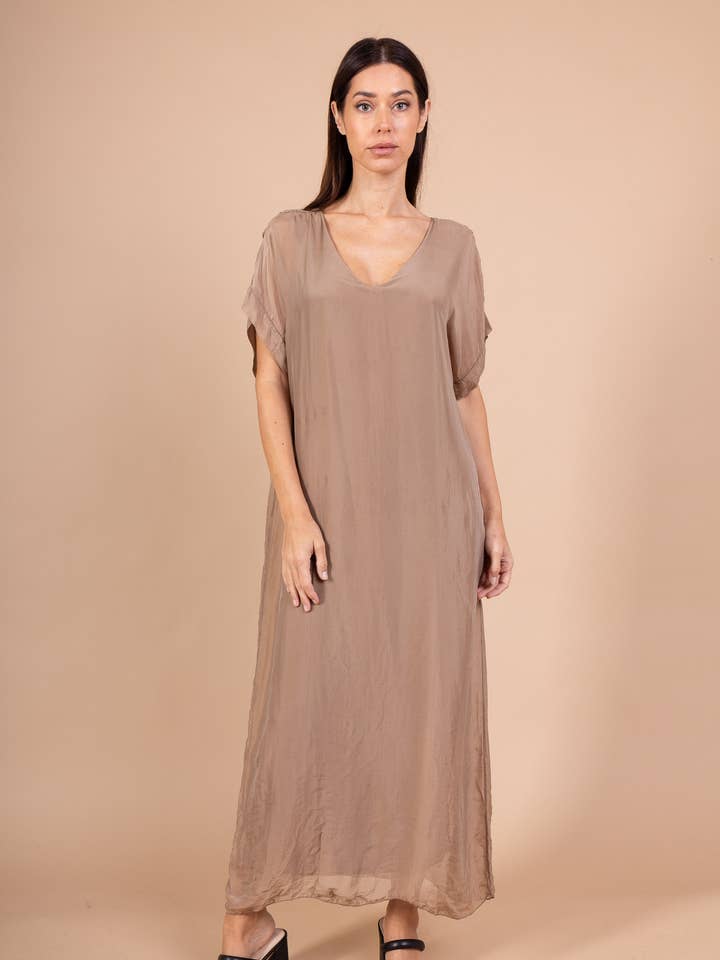 Abito lungo in seta con fiocco e volant sul retro e maniche corte per la vendita all'ingrosso da parte di Shyloh