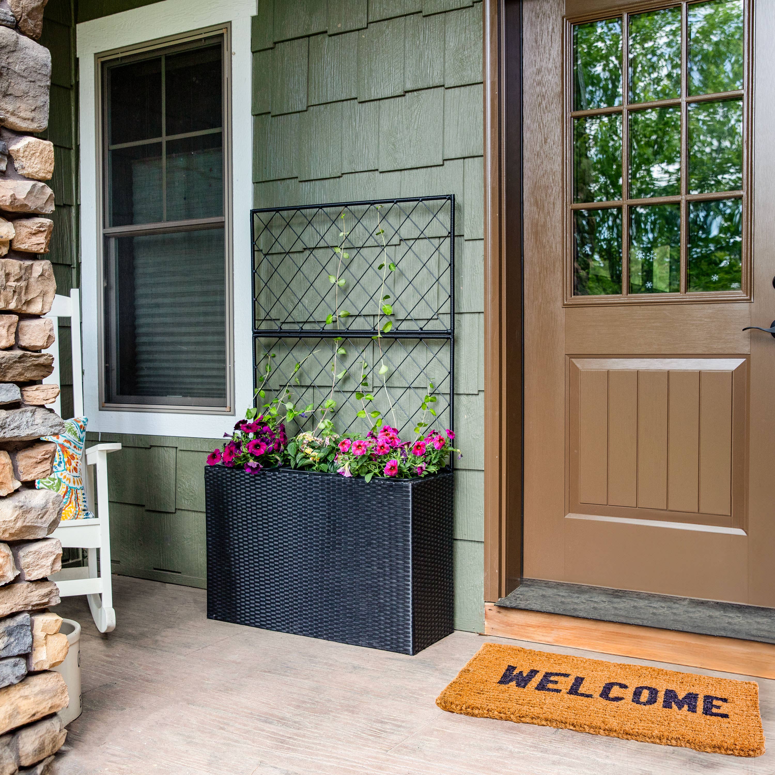 Sunnydaze Decor - Wholesale Plant Pot - 3-Section Wicker Planter Box with Trellis - Black6