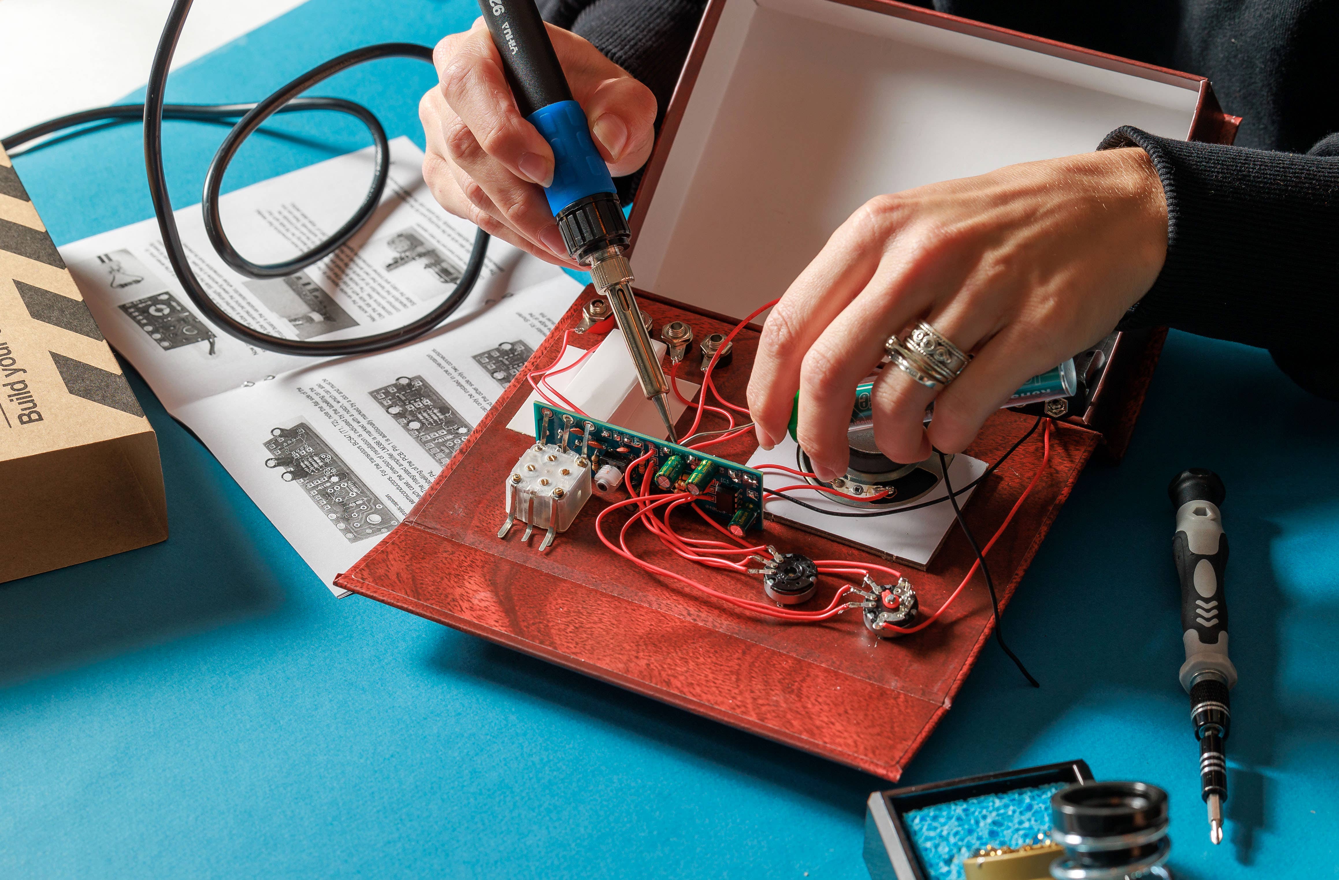 EIGHT Innovation - Wholesale Doe-het-zelf-knutselset - EIGHT Innovation buizenradio4