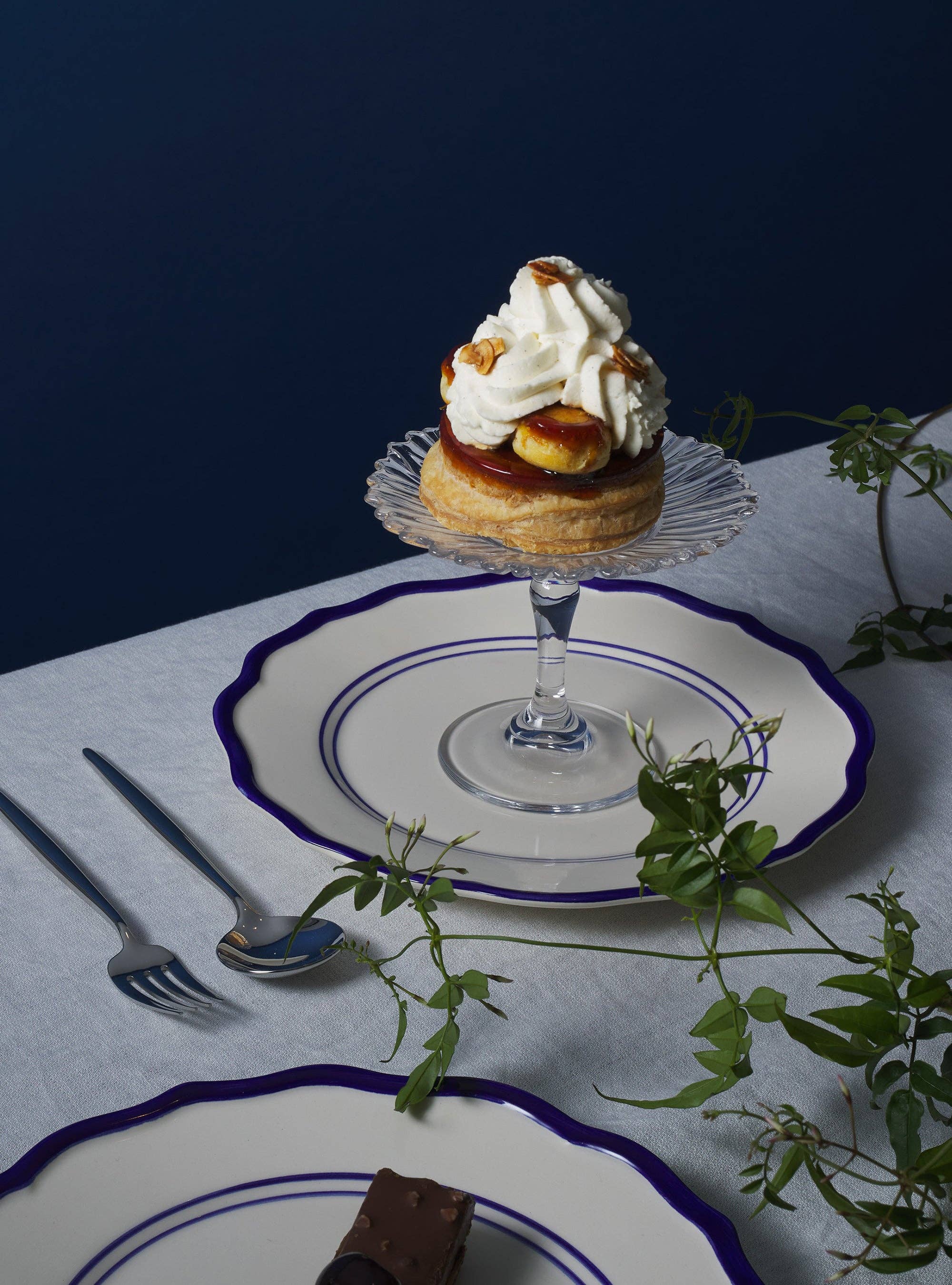 Maison Madison Home - Wholesale Dinner Plate - Jane Hand-Painted Side Plate 9"3