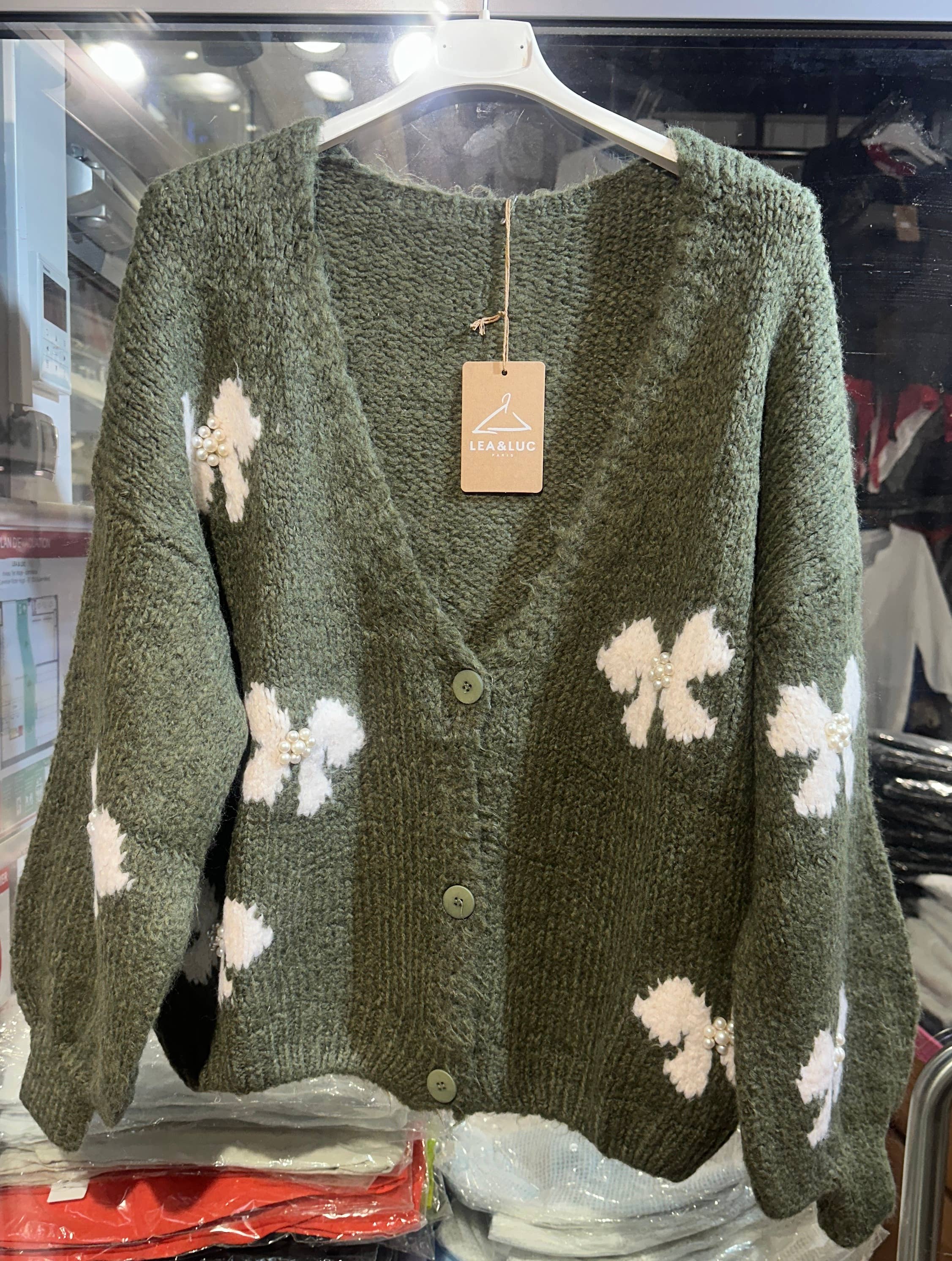 LÉA & LUC - Vente Pull en maille – femme - Gilet motif papillon avec perle REF. 206661