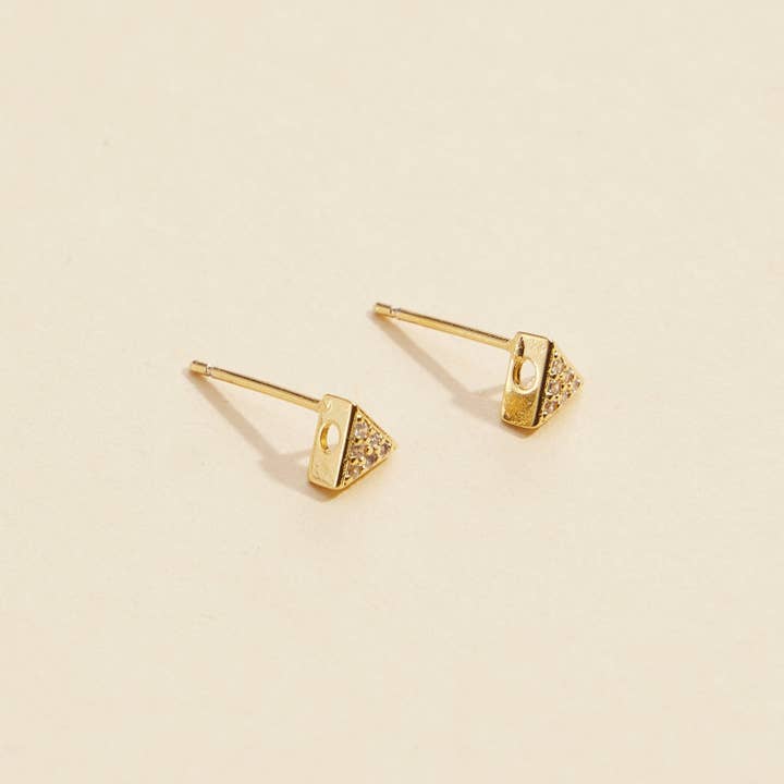 Boucles d'oreilles modernes en forme de triangle avec strass et plaquées or pour la vente par Frem