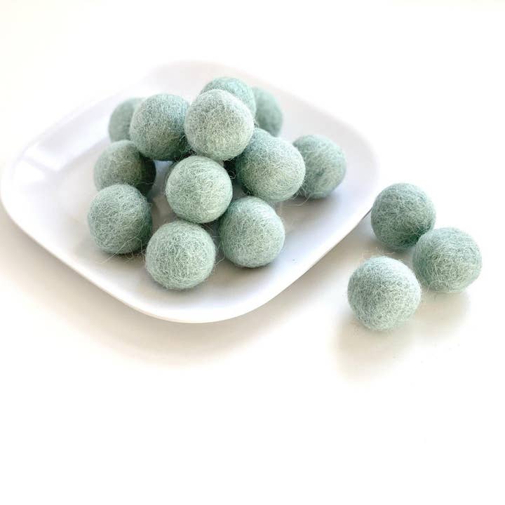 Wool Jamboree - Wholesale Craft Supplies - Baby Blue - 2.5 cm Felt Pom Pom Balls