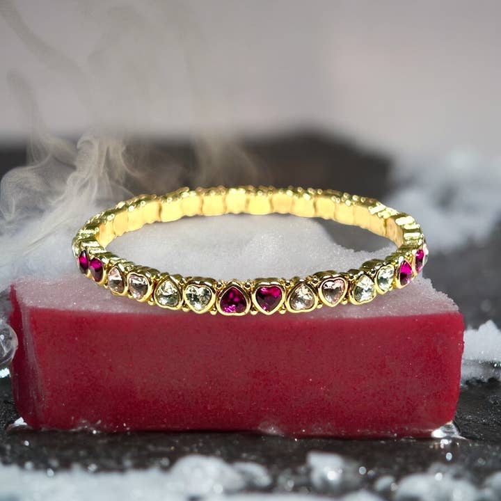 Bracelet extensible en forme de cœur pour la vente par Supr Nova Wrists