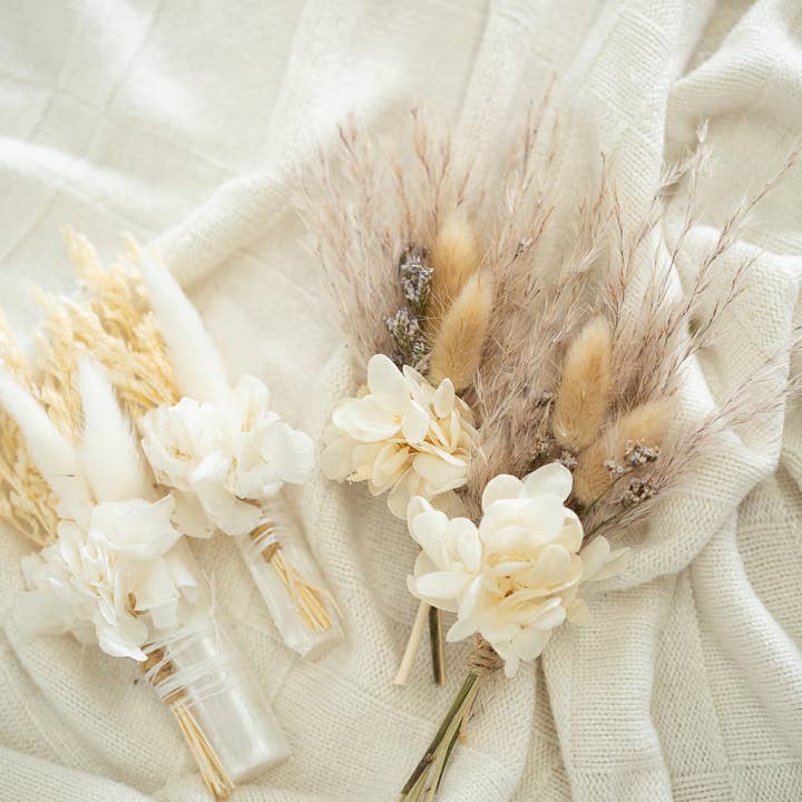 Moss and Magnolia - Wholesale Dried/Pressed Flowers - Selenite Poises (New and Improved)
