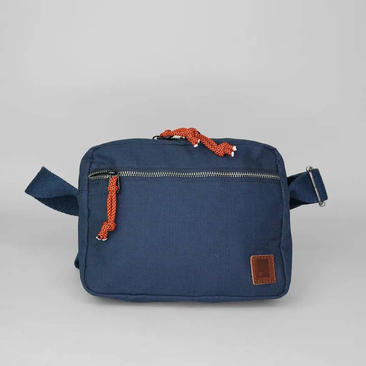 Navigator Cross Body Bag Navy for wholesale by Sophos