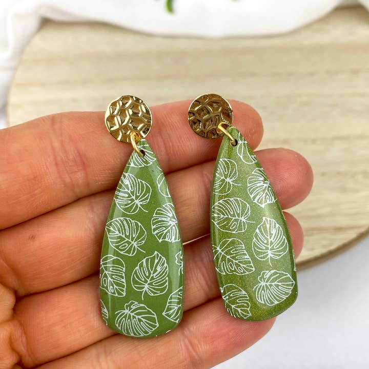 Light Shine - Wholesale Dangle Earrings - Monstera Leaf Dangle Earring | Green Spring Clay Drop |Plant3