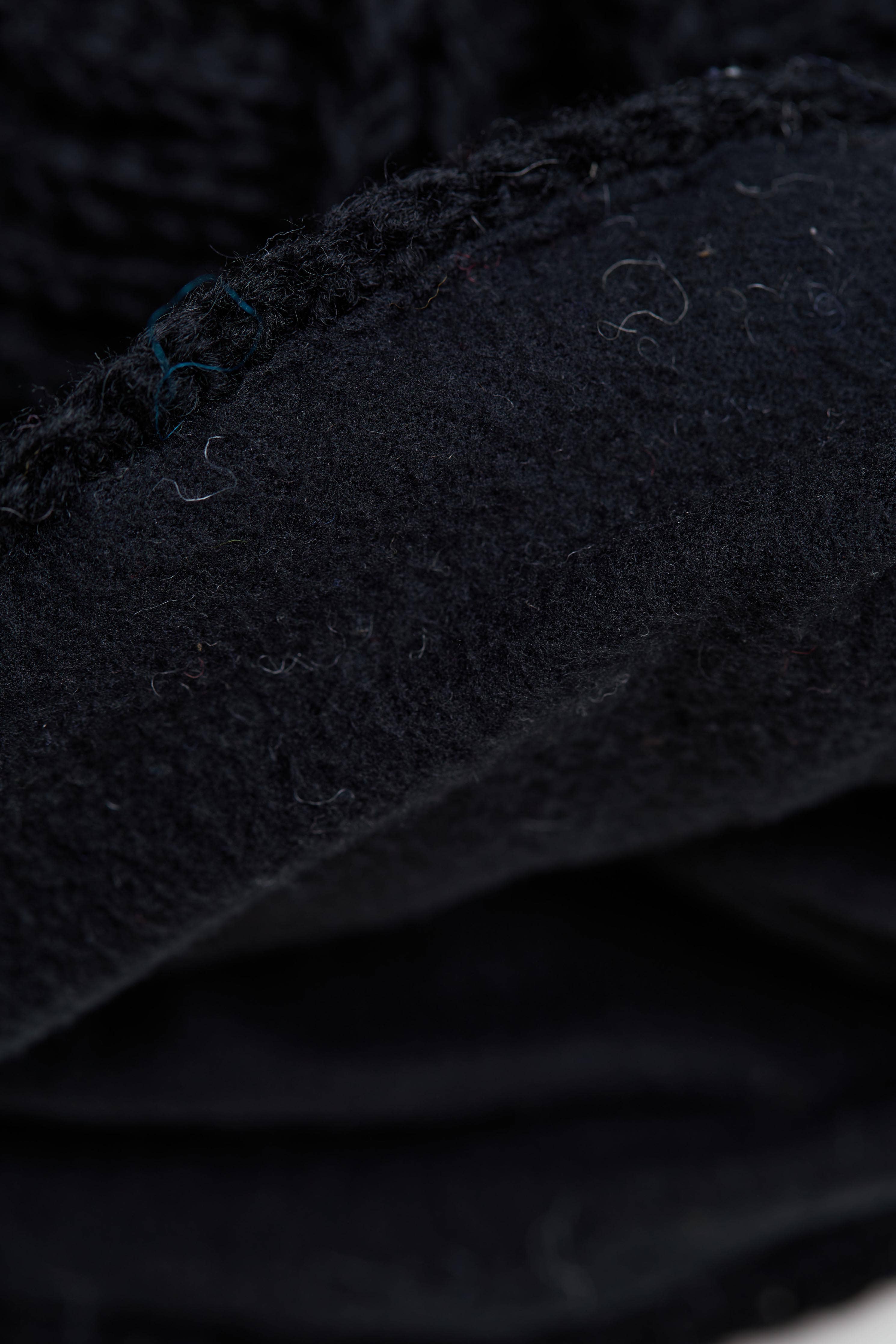 By Many Hands - Vente Bonnet – femme - Brecken Noir Bonnet Pompon2