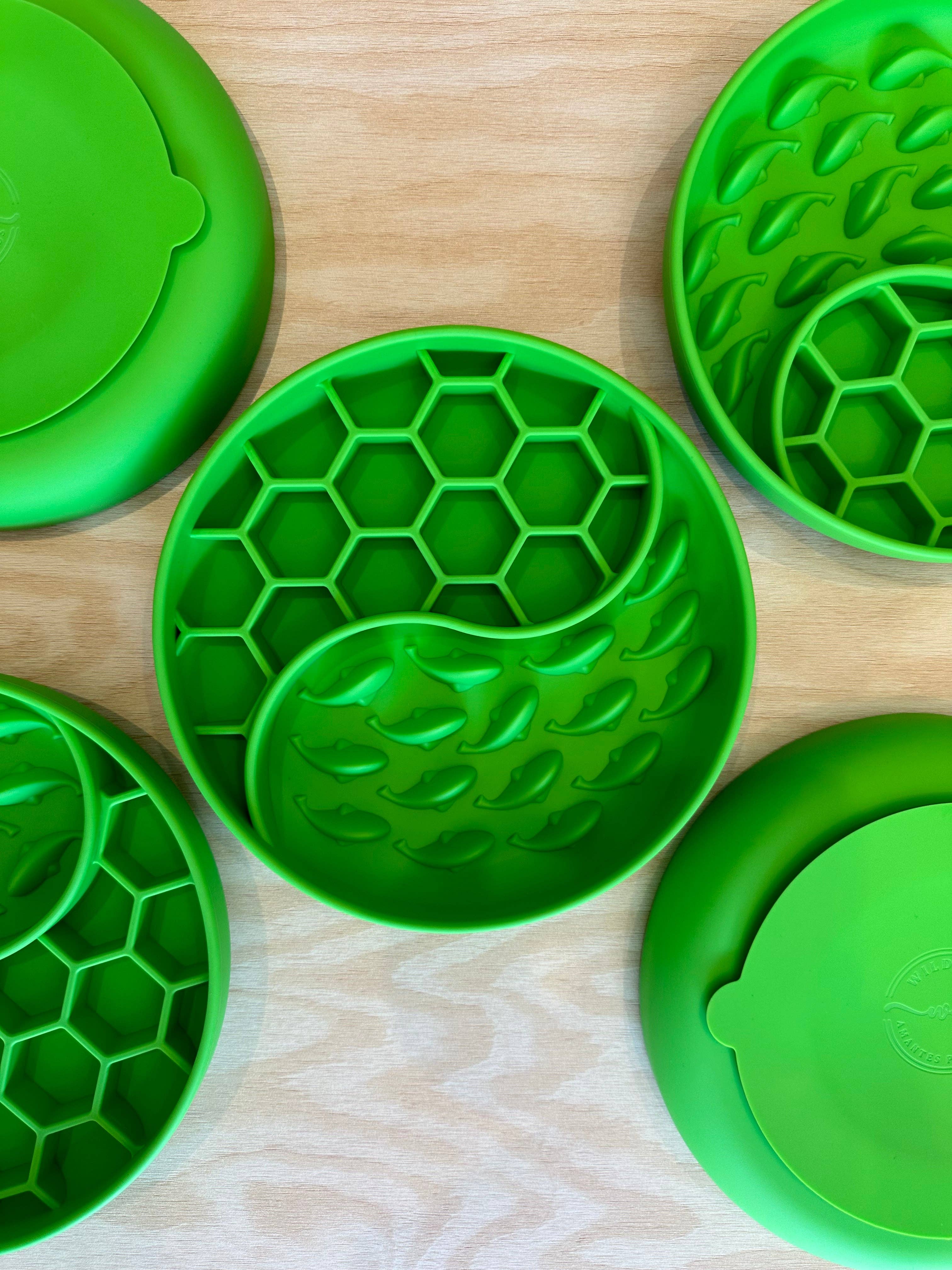 Wildbite Amantes Peludos - Wholesale Pet Food Mat - Dog - Green Fish Licking Mat