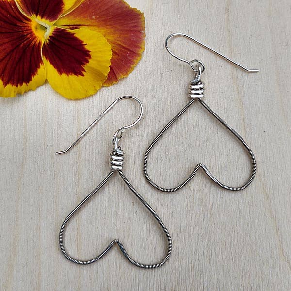 Pendientes Corazón Enganchado para venta al por mayor de Stringin' Along with ME