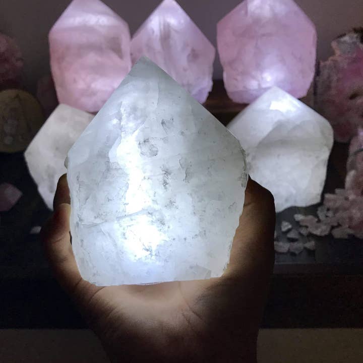 Rock Paradise - Venta al por mayor Piedras/cristales espirituales - Lámparas de cuarzo rosa y cristal con cable USB